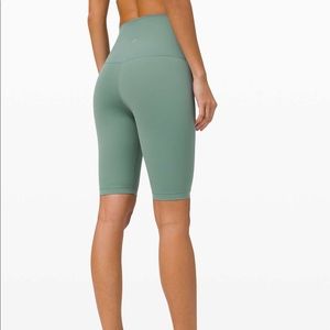 Lululemon Align Super High Rise Shorts 10”